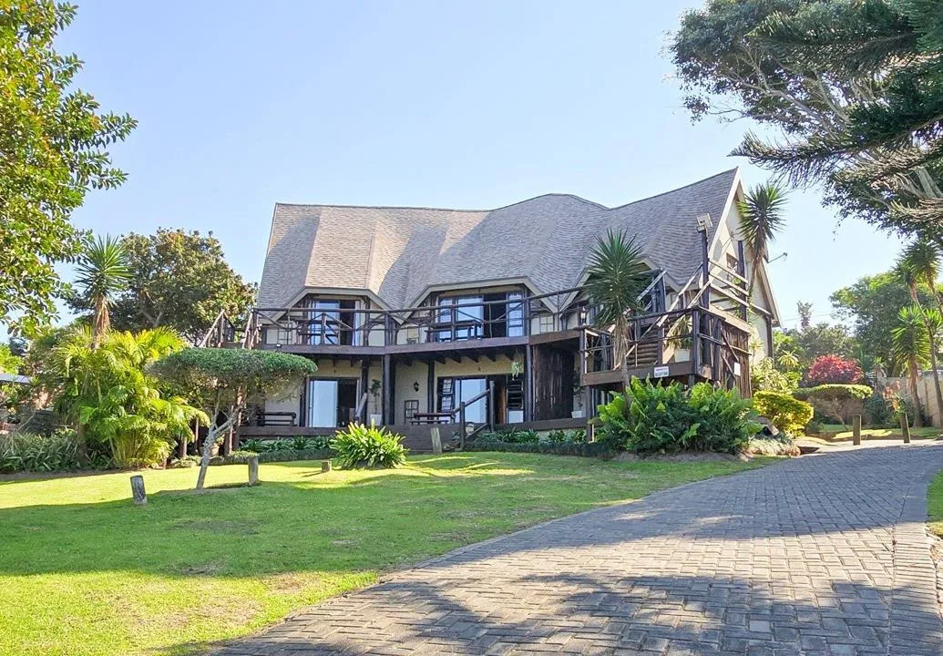 13 Bedroom House for sale in Gonubie