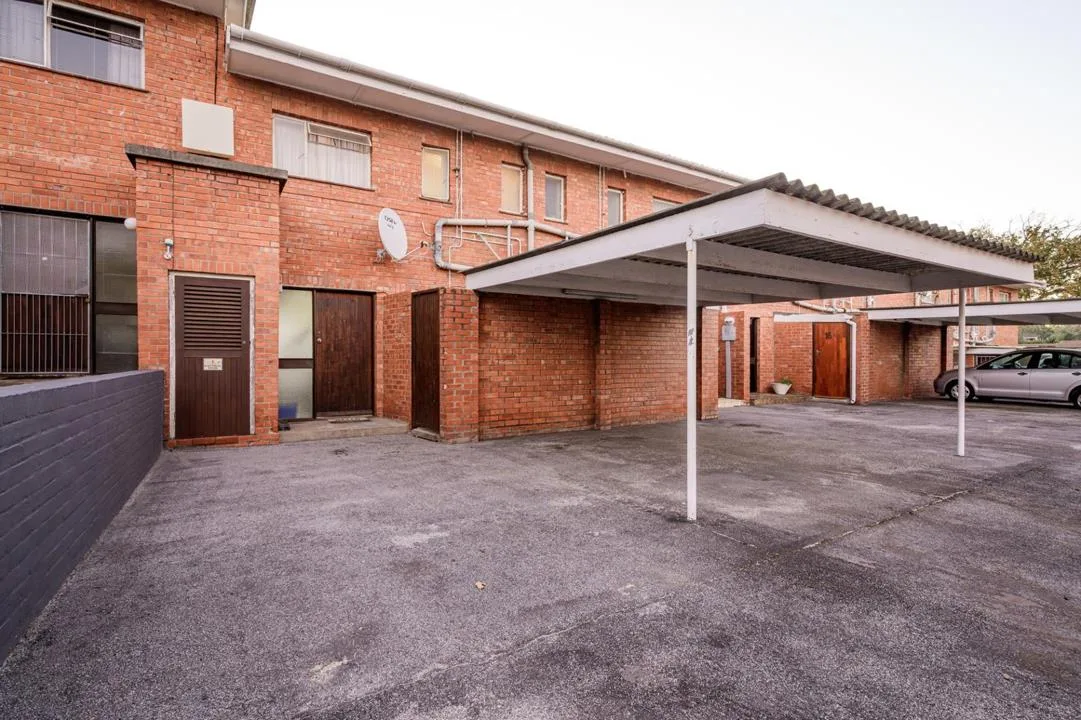 2 Bedroom Apartment / flat for sale in More Grove