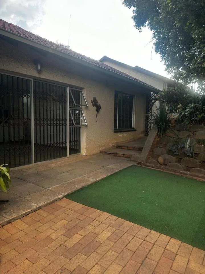 2 Bedroom House to rent in Sundowner