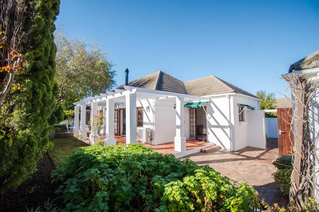 3 Bedroom House for sale in Golden Acre