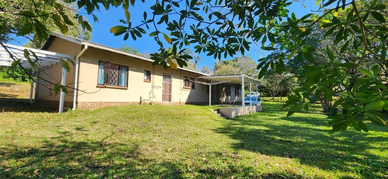 4 Bedroom House for sale in Leisure Bay