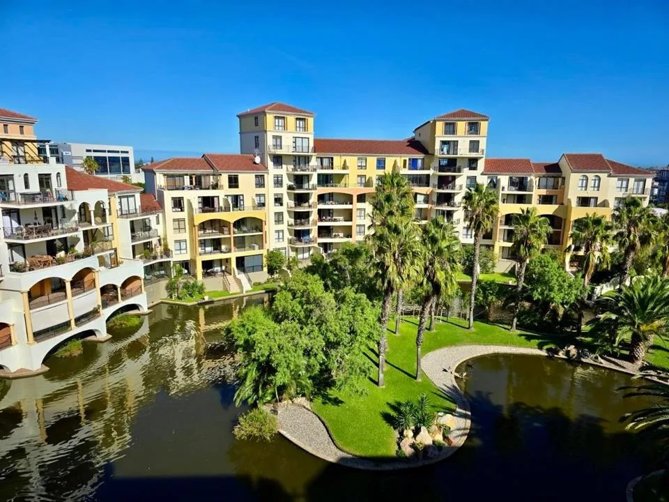 2 Bedroom Apartment / flat for sale in Century City