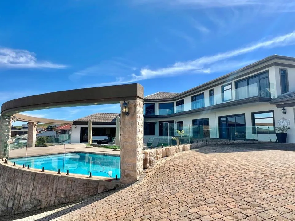 6 Bedroom House for sale in Monte Christo