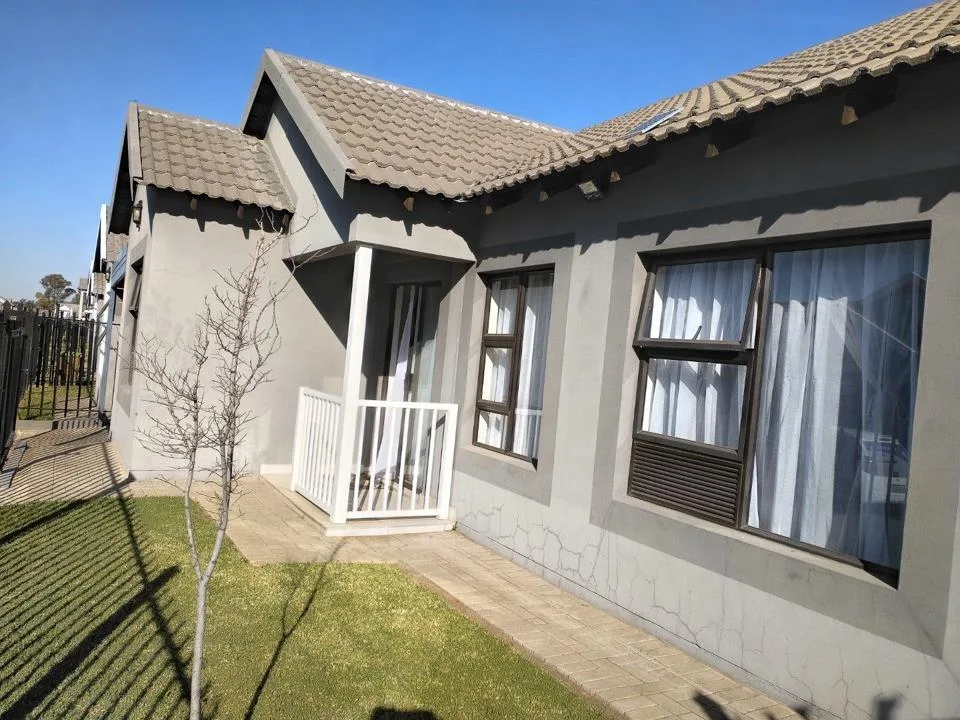 3 Bedroom Townhouse for sale in Arcata Estate
