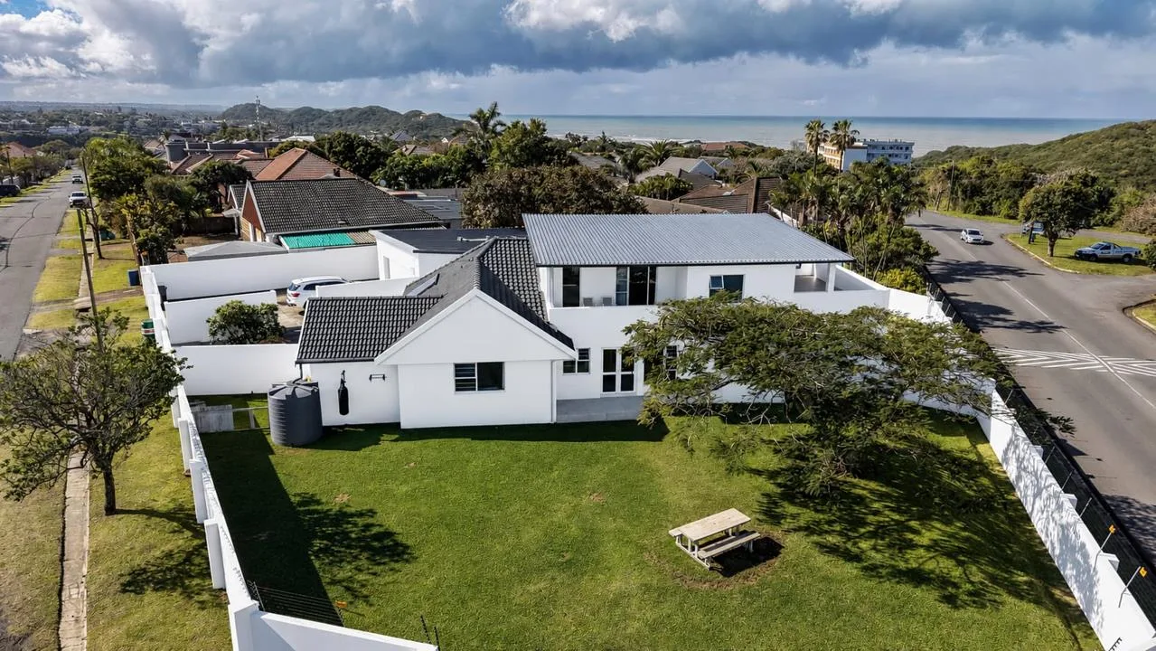 5 Bedroom House for sale in Nahoon
