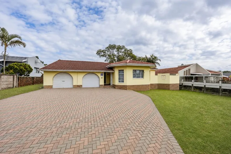 3 Bedroom House for sale in Beacon Bay