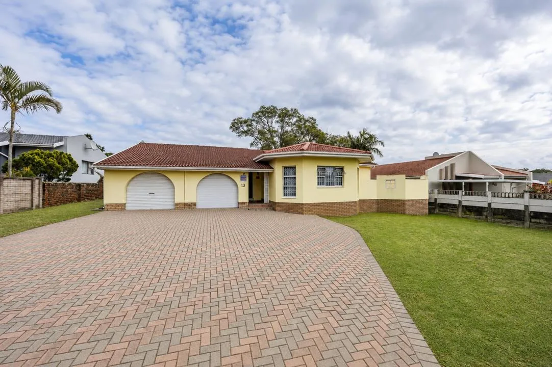 3 Bedroom House for sale in Beacon Bay
