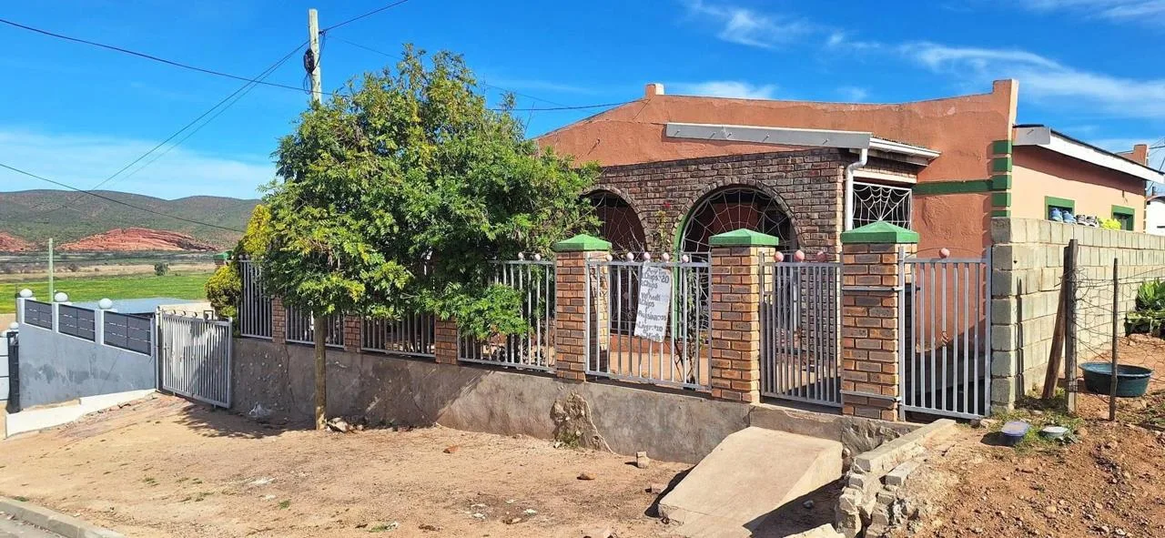 5 Bedroom House for sale in Bongolethu
