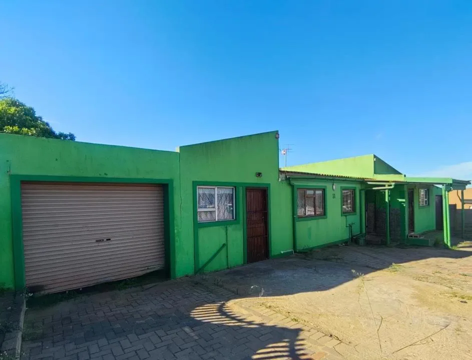 5 Bedroom House for sale in Louwville