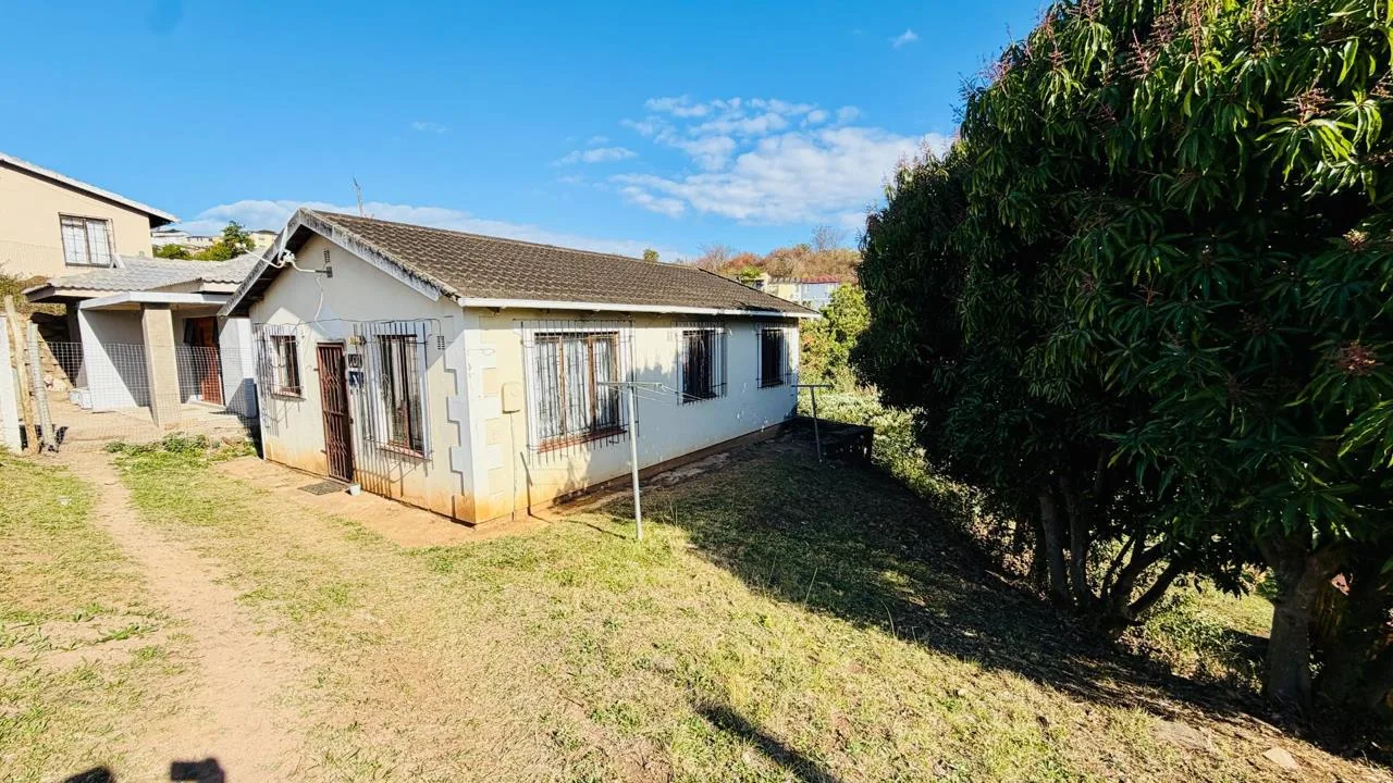 3 Bedroom House for sale in Newlands East