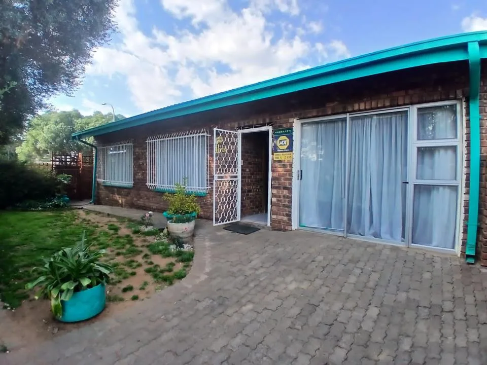 3 Bedroom Townhouse for sale in New Park