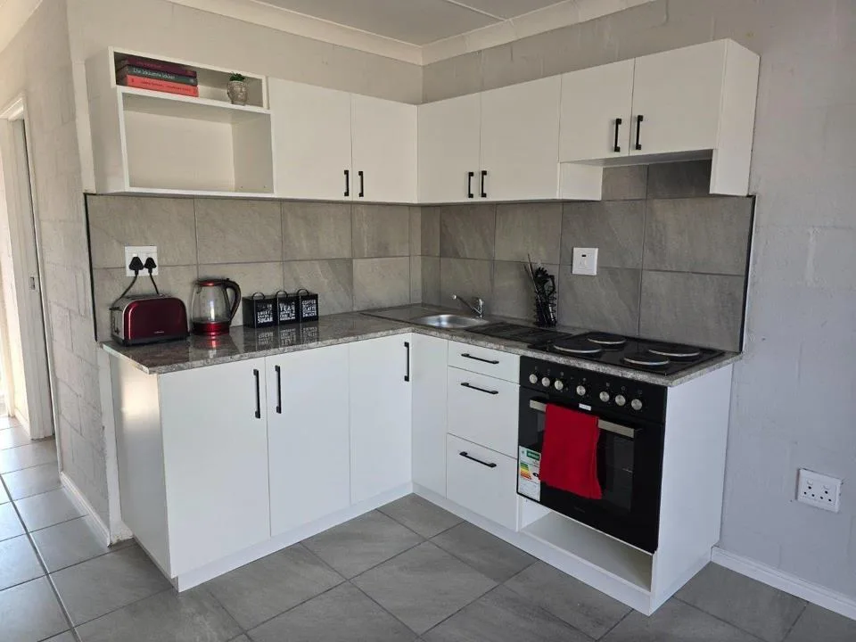 2 Bedroom House for sale in Pelican Park