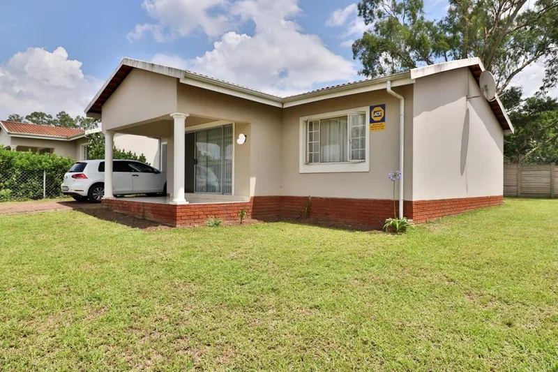 2 Bedroom House for sale in Lincoln Meade
