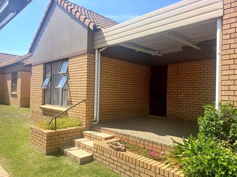 2 Bedroom Townhouse for sale in Helicon Heights