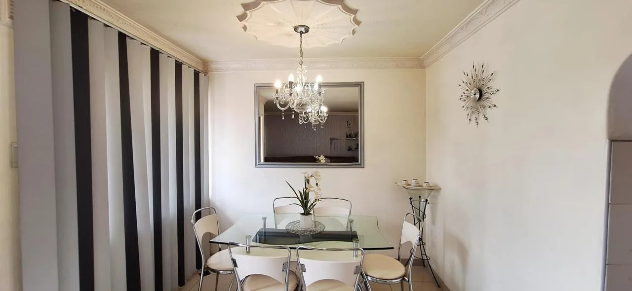 3 Bedroom House for sale in Longcroft