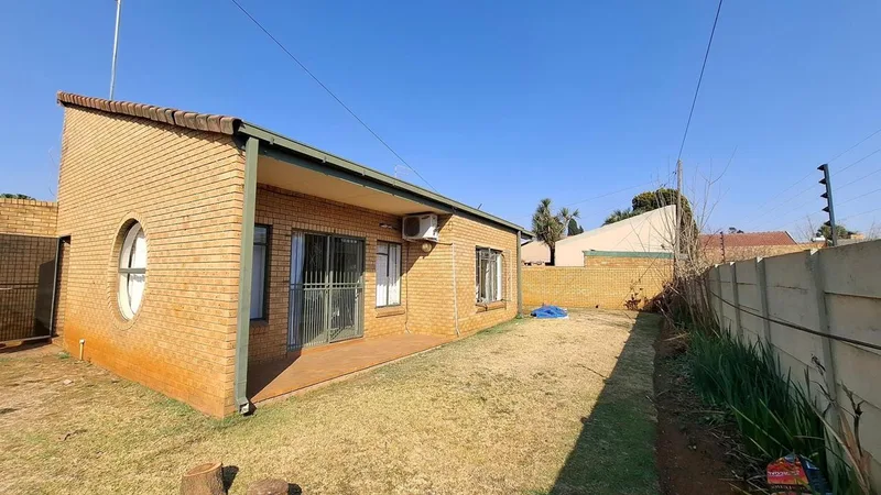 3 Bedroom Townhouse for sale in Delmas