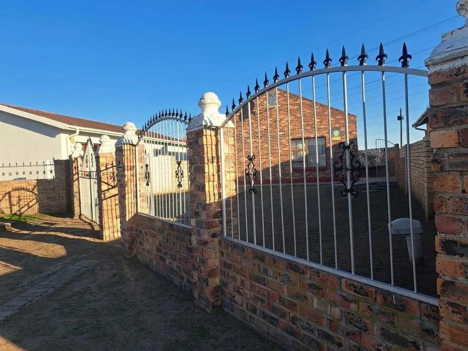 3 Bedroom House for sale in Kwamagxaki