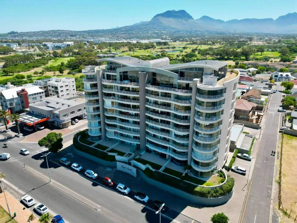 2 Bedroom Apartment / flat for sale in Strand North
