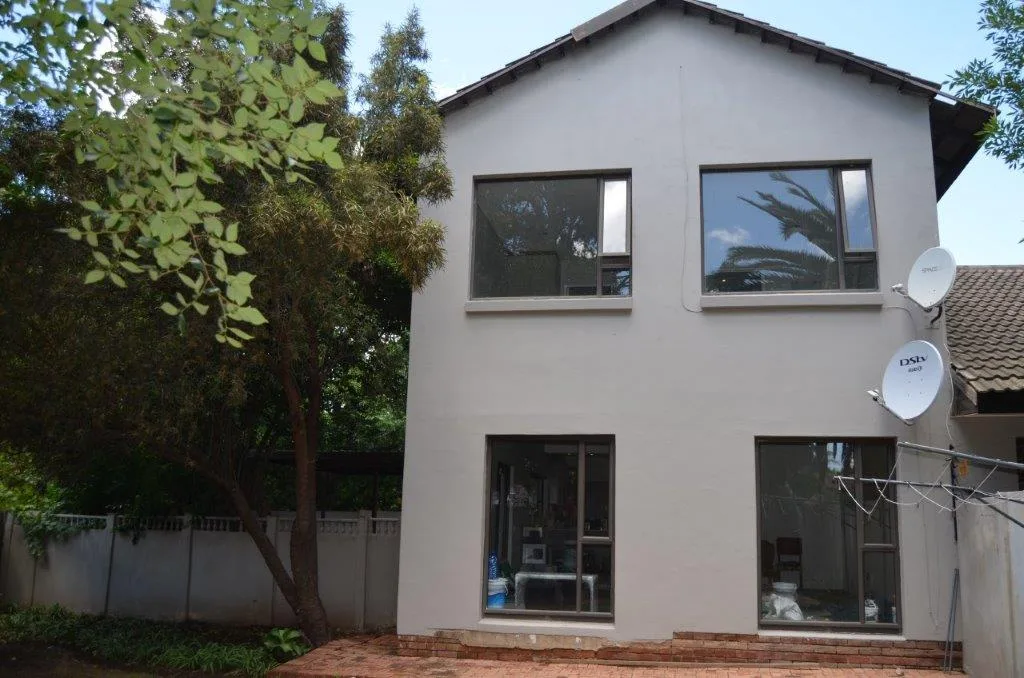 3 Bedroom House for sale in Bayswater