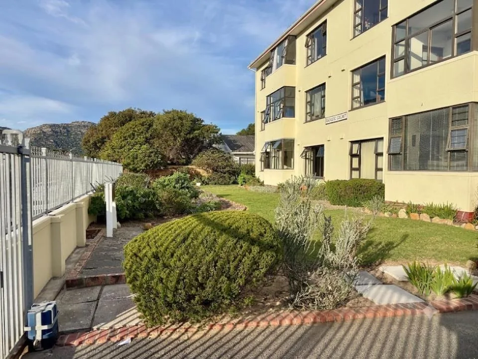 2 Bedroom Apartment / flat for sale in Fish Hoek