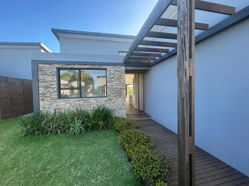 3 Bedroom Townhouse for sale in New Salt Rock City