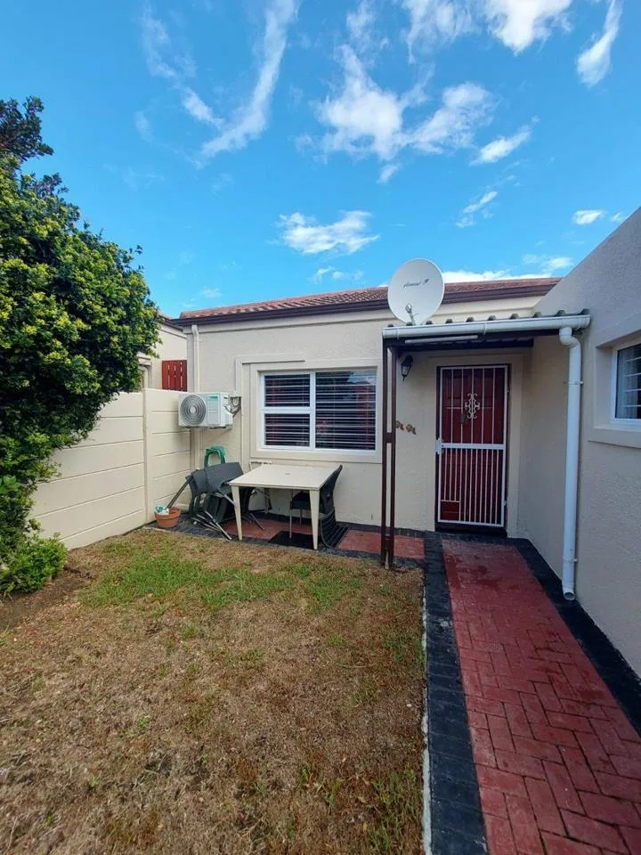 2 Bedroom House for sale in Admirals Park