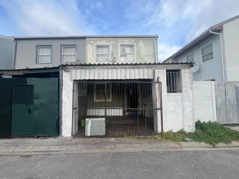 2 Bedroom Townhouse for sale in Hanover Park