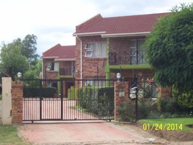 3 Bedroom Townhouse for sale in Ladybrand
