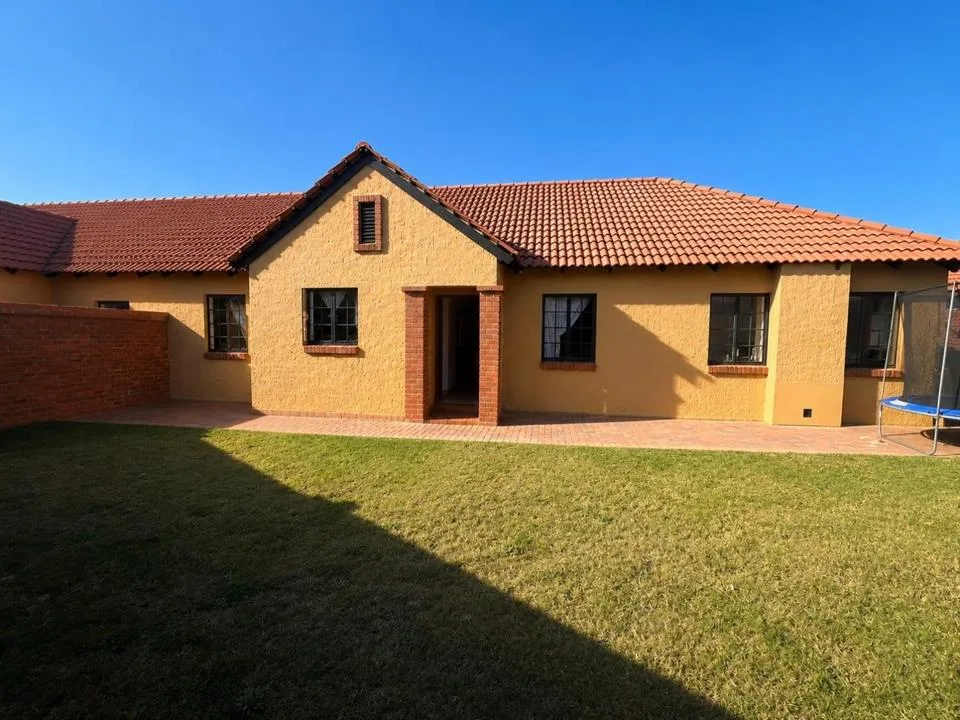 3 Bedroom Townhouse for sale in Bendor