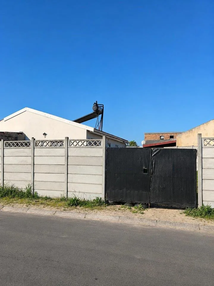 2 Bedroom House for sale in Malibu Village