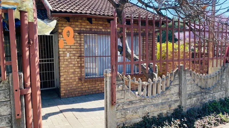 2 Bedroom Townhouse for sale in Witbank Central