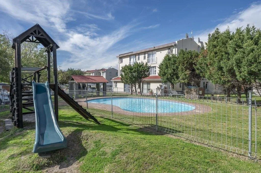 2 Bedroom Apartment / flat for sale in Oakglen