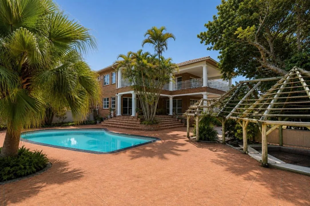 9 Bedroom House for sale in Athlone Park