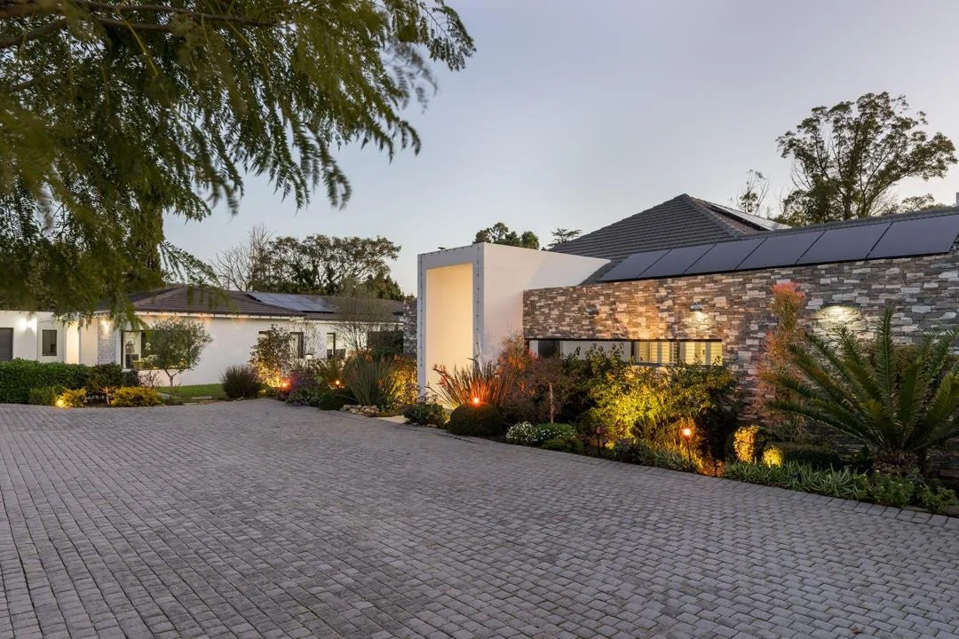 8 Bedroom House for sale in Morningside