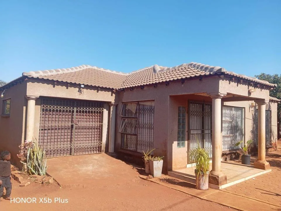 3 Bedroom House for sale in Lebowakgomo