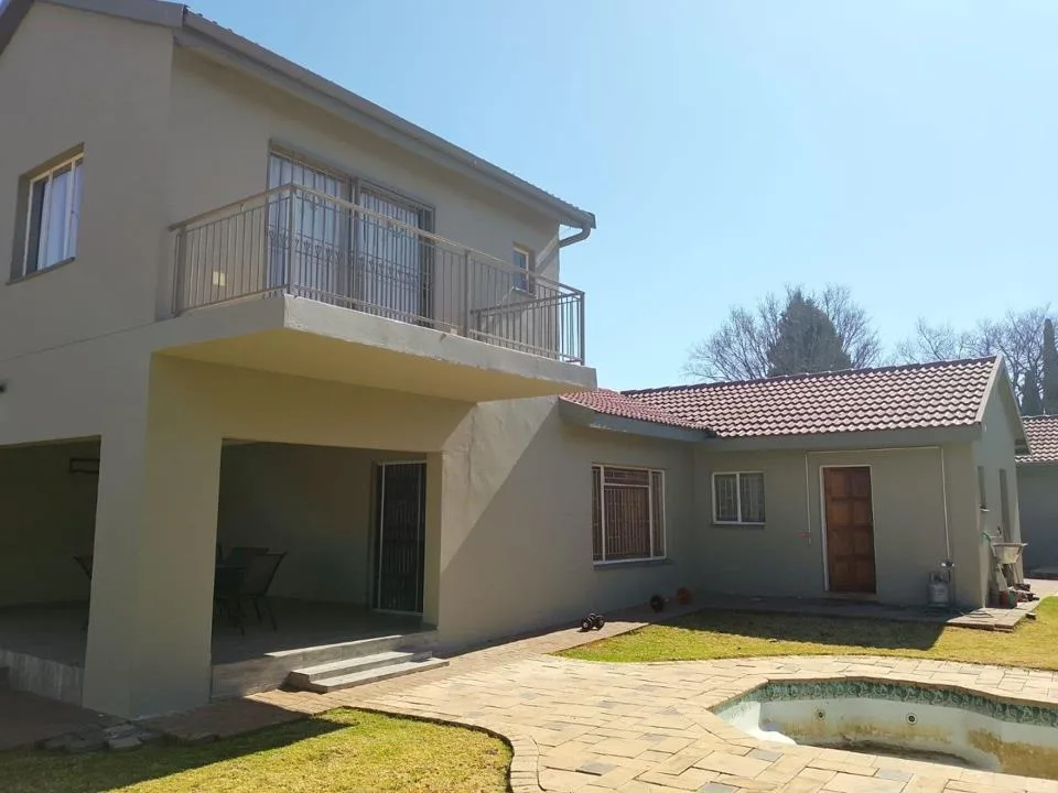 4 Bedroom House for sale in Flamwood