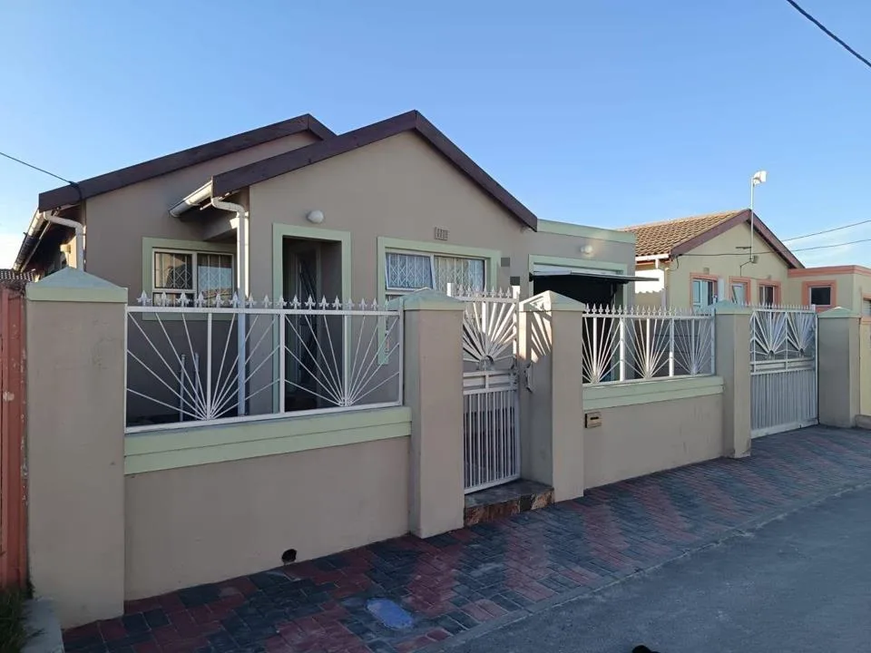 3 Bedroom House for sale in Umrhabulo Triangle