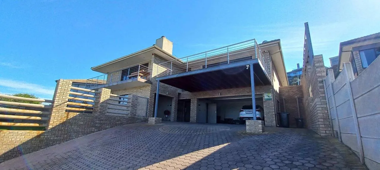 5 Bedroom House for sale in Dana Bay