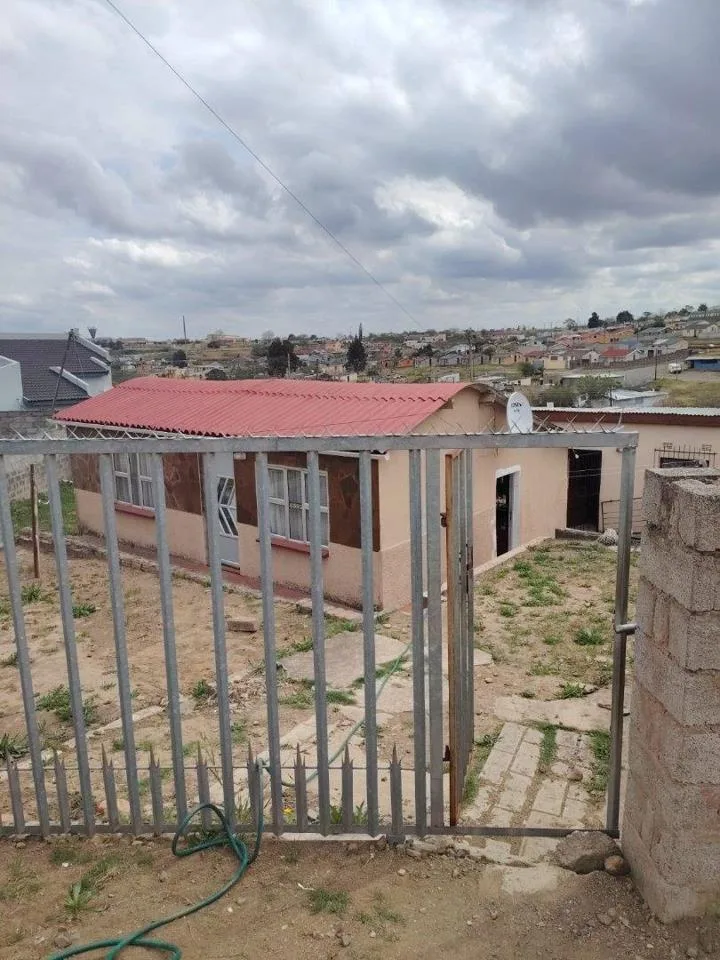 4 Bedroom House for sale in Mdantsane Nu 3