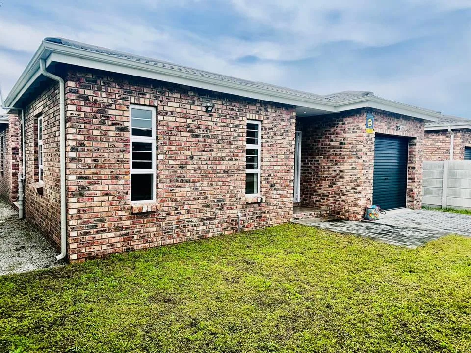3 Bedroom House for sale in Overbaakens
