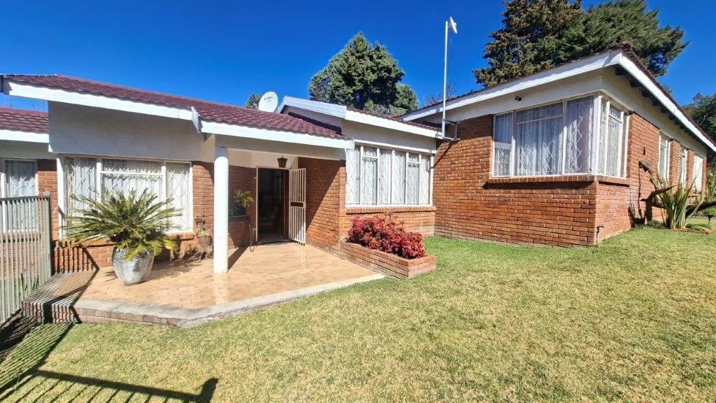 4 Bedroom House for sale in Dewetsdorp