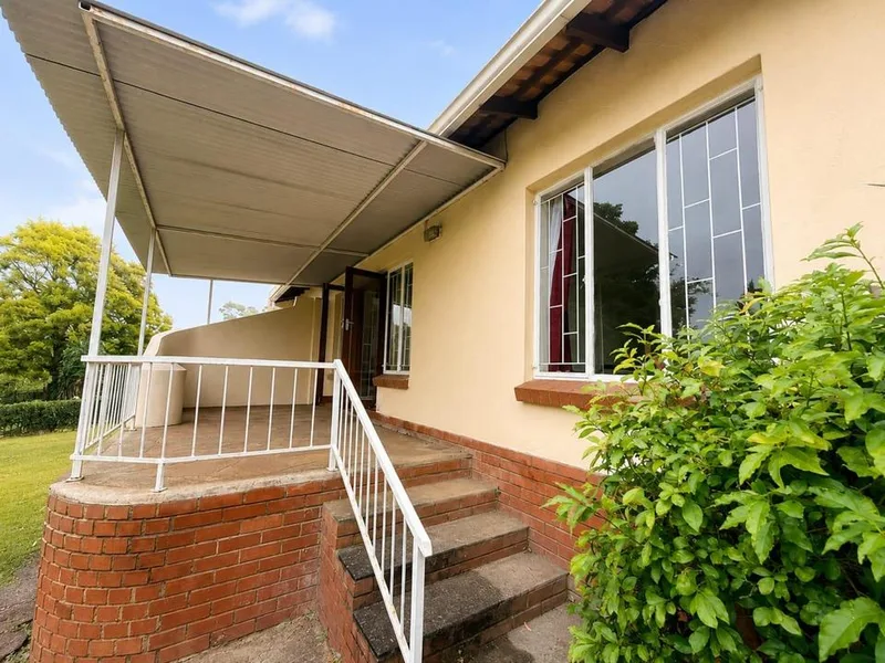 2 Bedroom Townhouse for sale in Hayfields