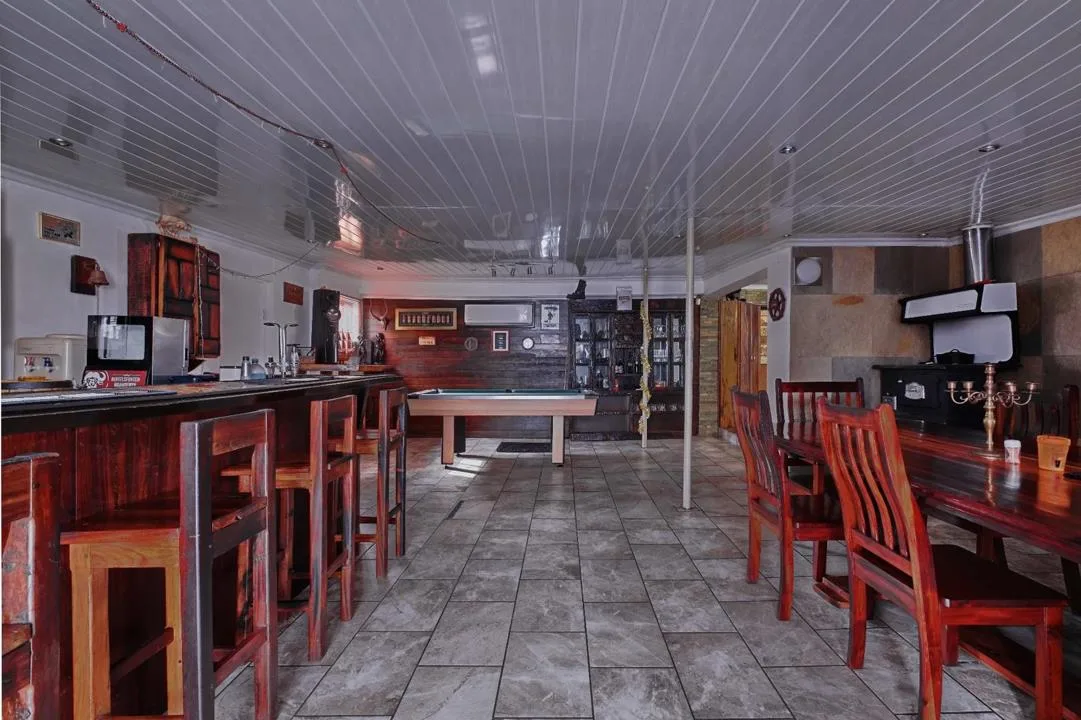 4 Bedroom House for sale in Swartkops