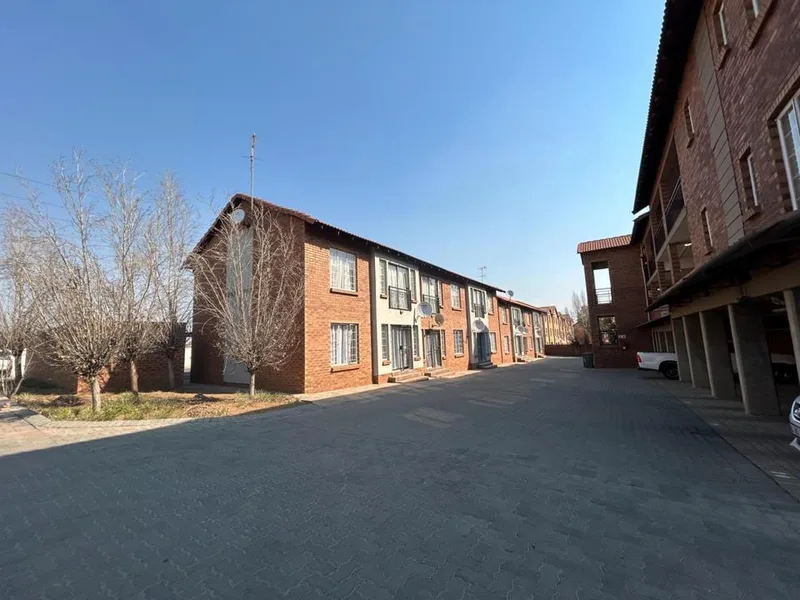 2 Bedroom Apartment / flat to rent in Summerfields Estate
