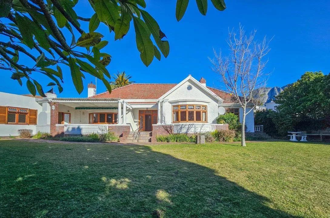 7 Bedroom House for sale in Claremont Upper
