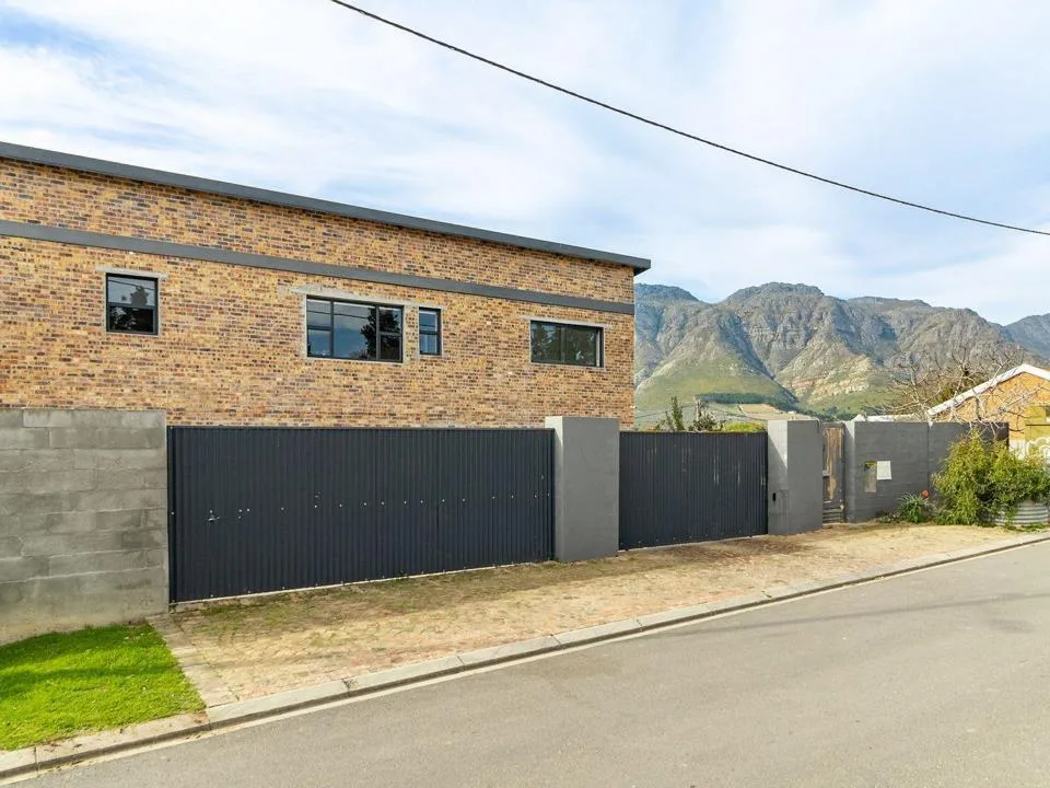 4 Bedroom House for sale in Jamestown