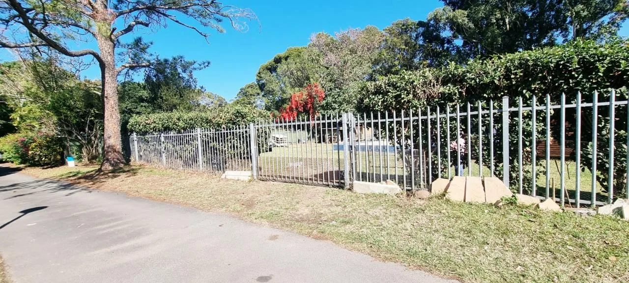 2 Bedroom House for sale in Umtentweni