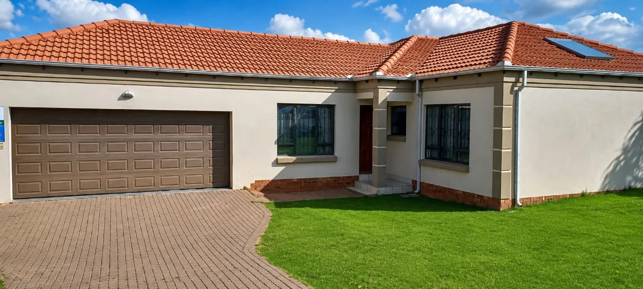3 Bedroom Townhouse to rent in Jackaroo Park