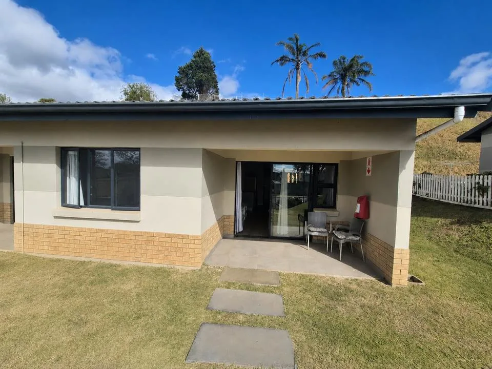 2 Bedroom House for sale in Hayfields