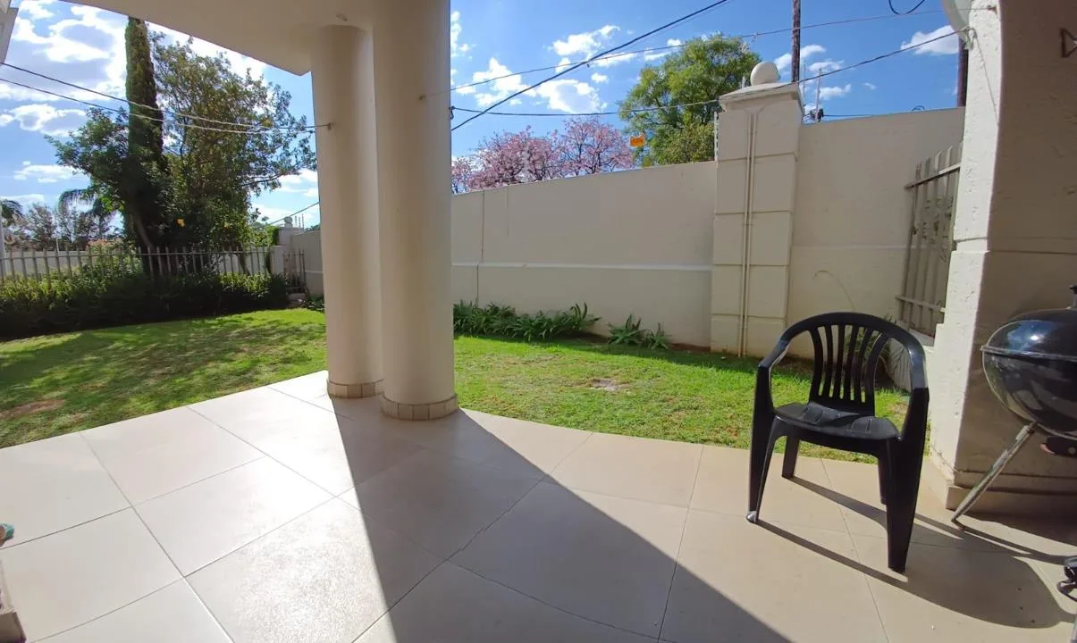 3 Bedroom Apartment / flat to rent in Morningside
